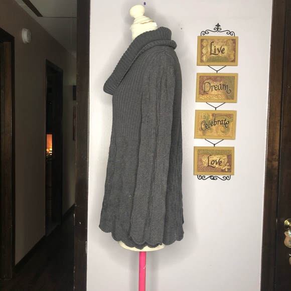 Gray cowl neck sweater - Picture 2 of 8